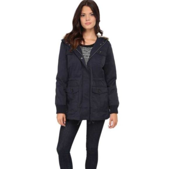 levi's women's faux fur lined hooded parka jacket